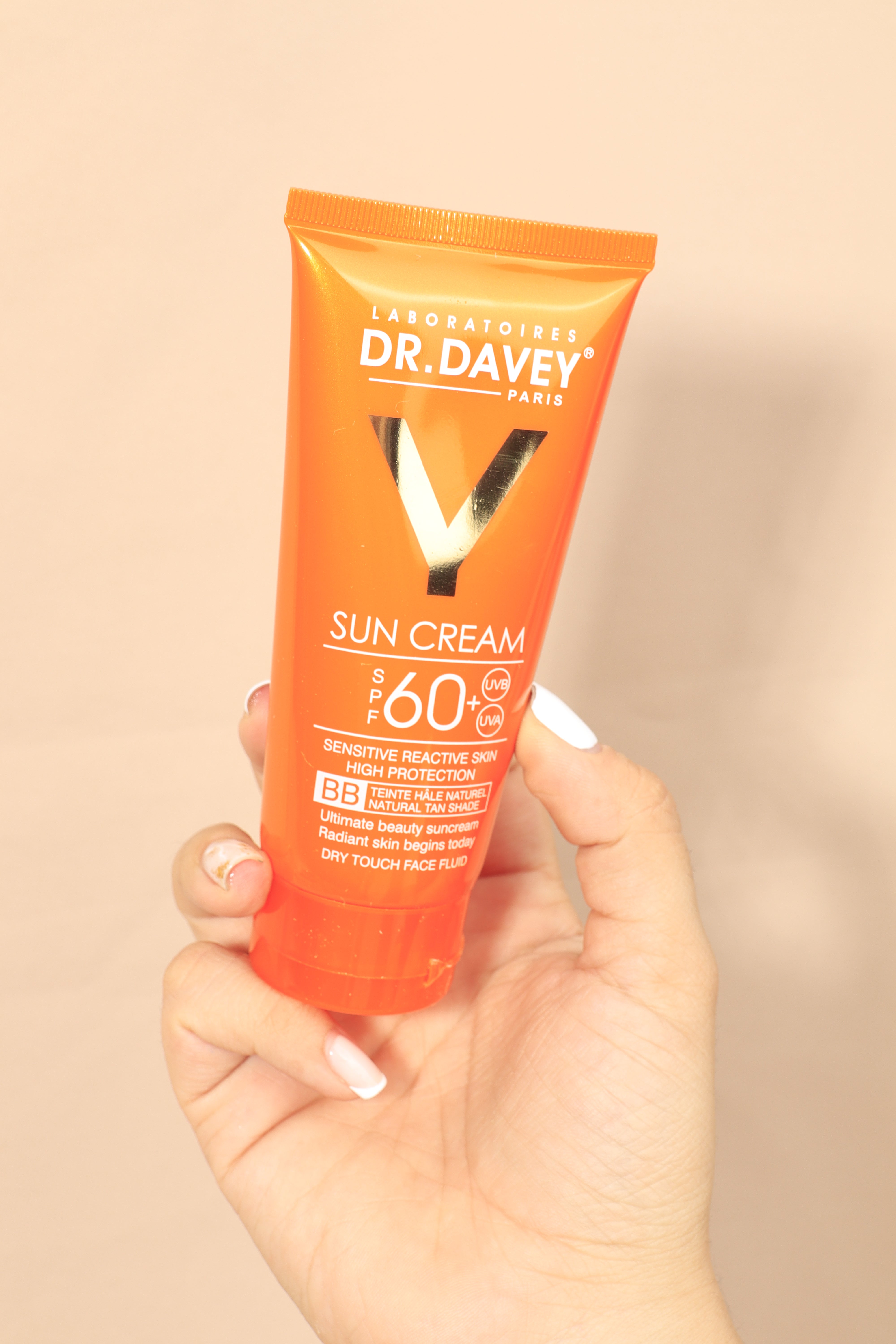 Protector solar con color Dr. Davey