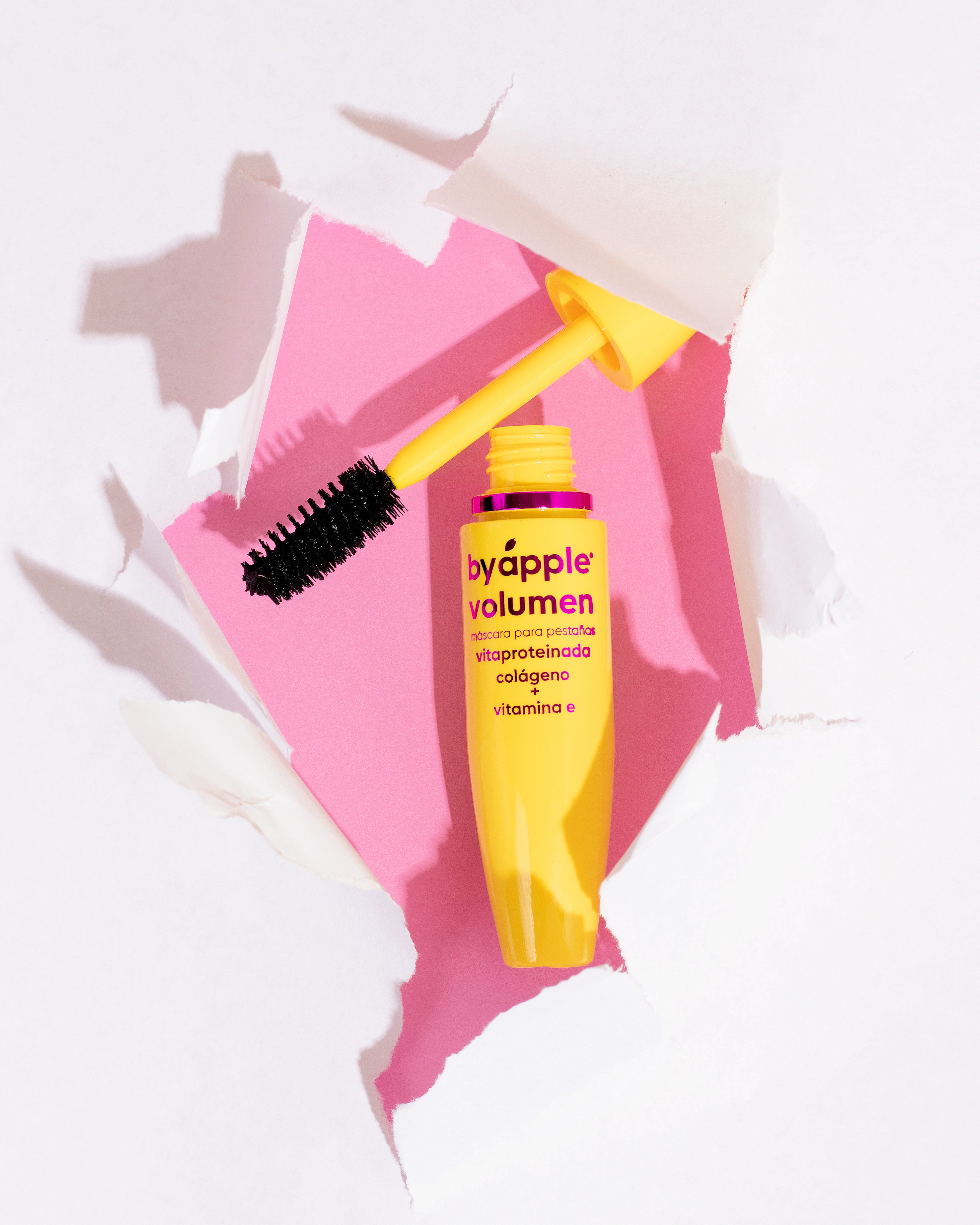 By apple Pestañina Volumen Colágeno Amarillo